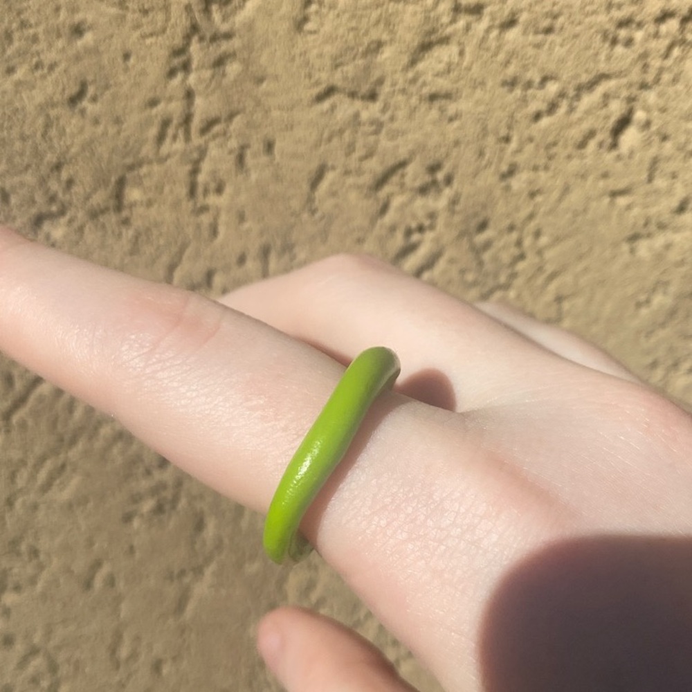 Green ring! - Picture 2 of 3